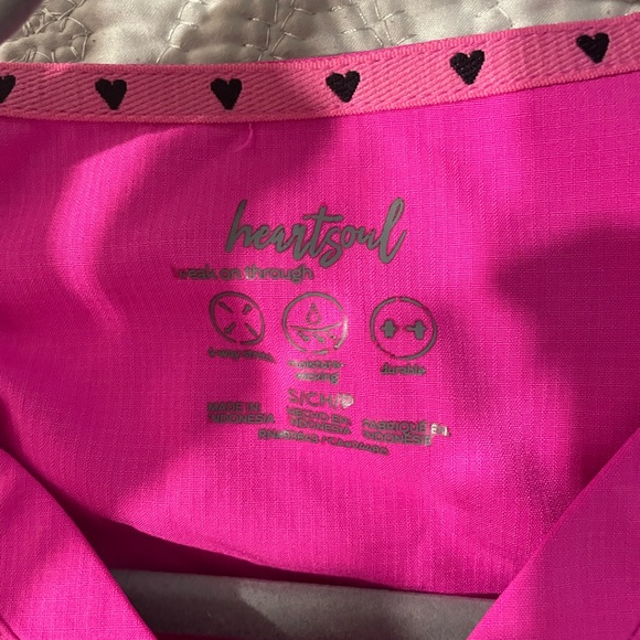 Heart soul scrub top - Picture 2 of 2